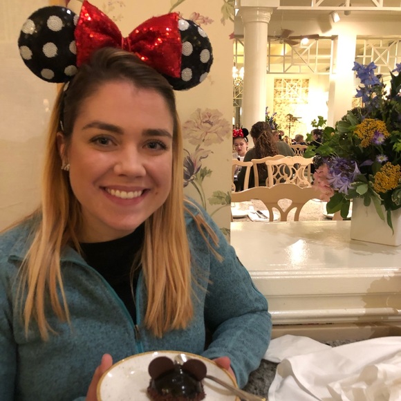 Meet your Posher, Caroline - Picture 2 of 4